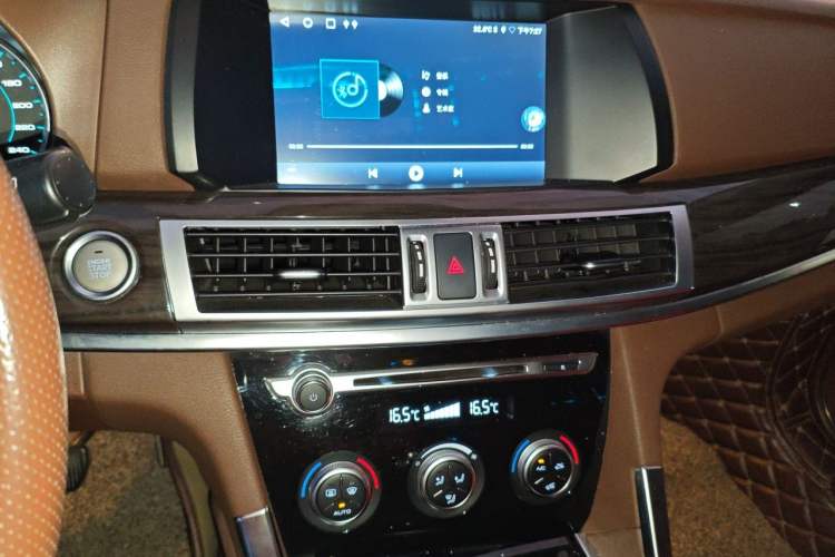 Used Haval H7 2016 Blue-Label H7 2.0T Automatic Luxury Model Audio And AC Panel