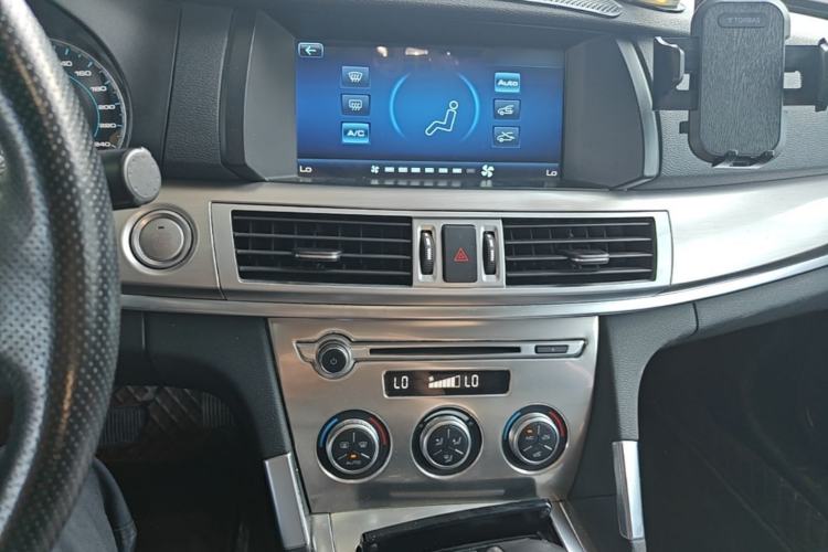 Used Haval H7 2016 Blue-Label H7 2.0T Automatic Luxury Model Audio And AC Panel