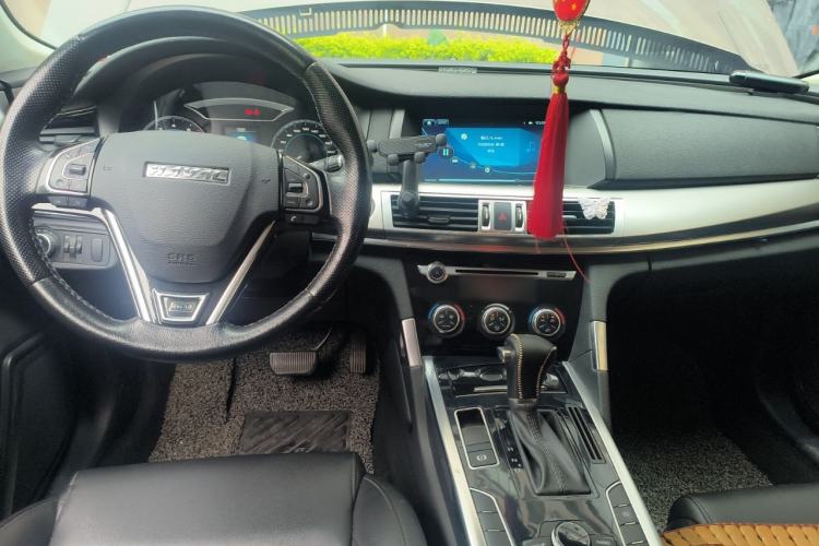 Used Haval H7 2016 Blue-Label H7 2.0T Automatic Elite Model Center Console
