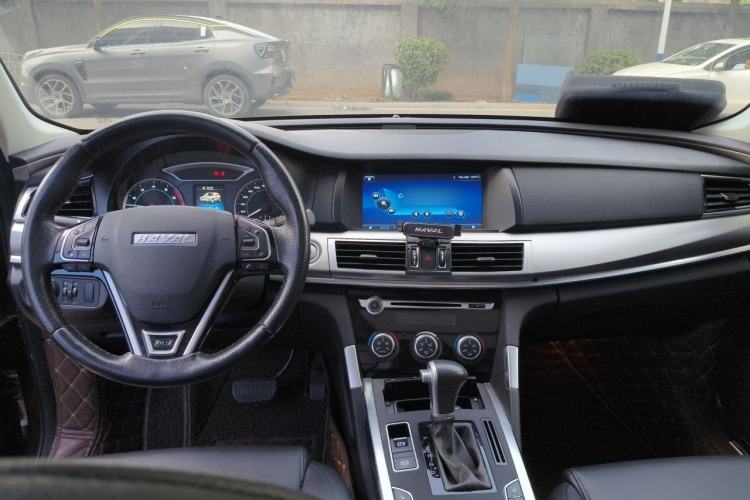 Used Haval H7 2016 Blue-Label H7 2.0T Automatic Luxury Model Center Console