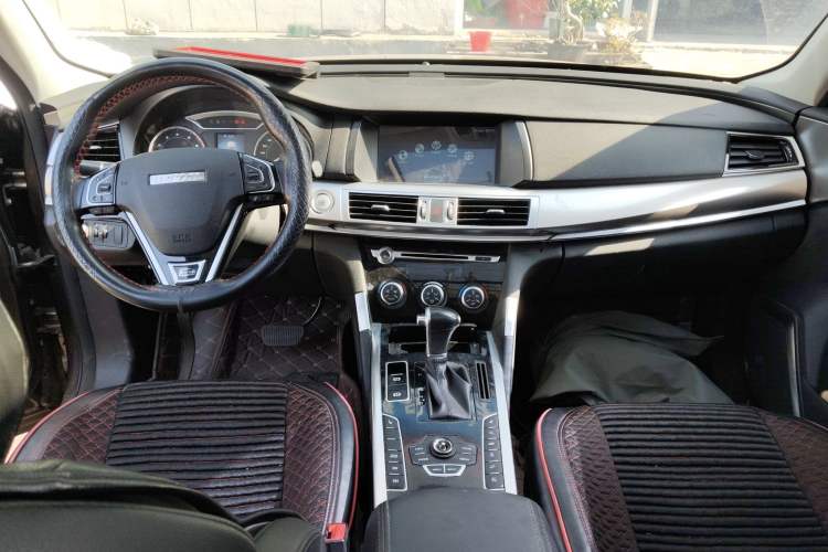 Used Haval H7 2016 Blue-Label H7 2.0T Automatic Luxury Model Center Console
