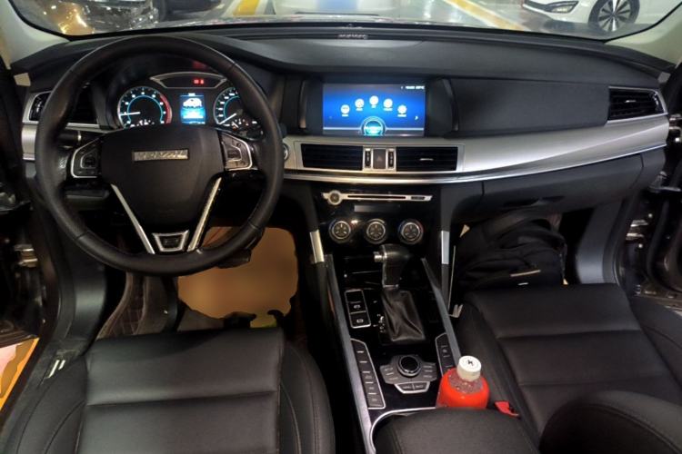 Used Haval H7 2016 Blue-Label H7 2.0T Automatic Elite Model Center Console