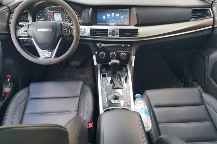 Used Haval H7 2016 Blue-Label H7 2.0T Automatic Luxury Model Center Console