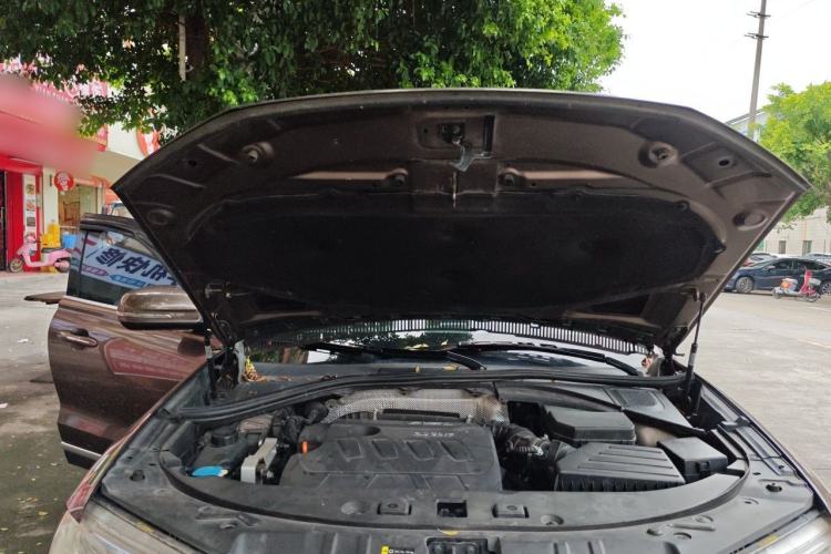 Used Haval H7 2016 Blue-Label H7 2.0T Automatic Luxury Model Engine Bay