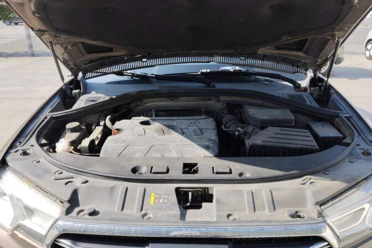 Used Haval H7 2016 Blue-Label H7 2.0T Automatic Luxury Model Engine Bay