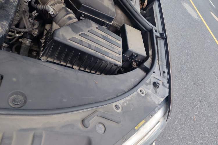 Used Haval H7 2016 Blue-Label H7 2.0T Automatic Luxury Model Engine Bay Left