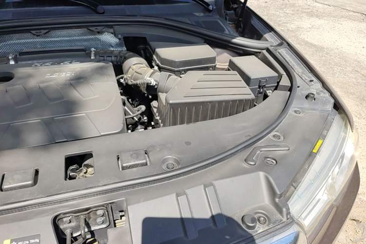 Used Haval H7 2016 Blue-Label H7 2.0T Automatic Luxury Model Engine Bay Left