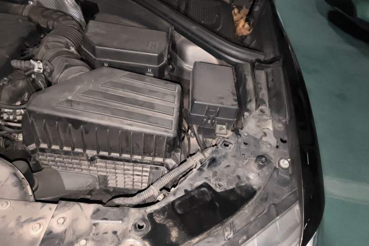 Used Haval H7 2016 Blue-Label H7 2.0T Automatic Luxury Model Engine Bay Left