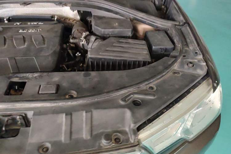 Used Haval H7 2016 Blue-Label H7 2.0T Automatic Elite Model Engine Bay Left