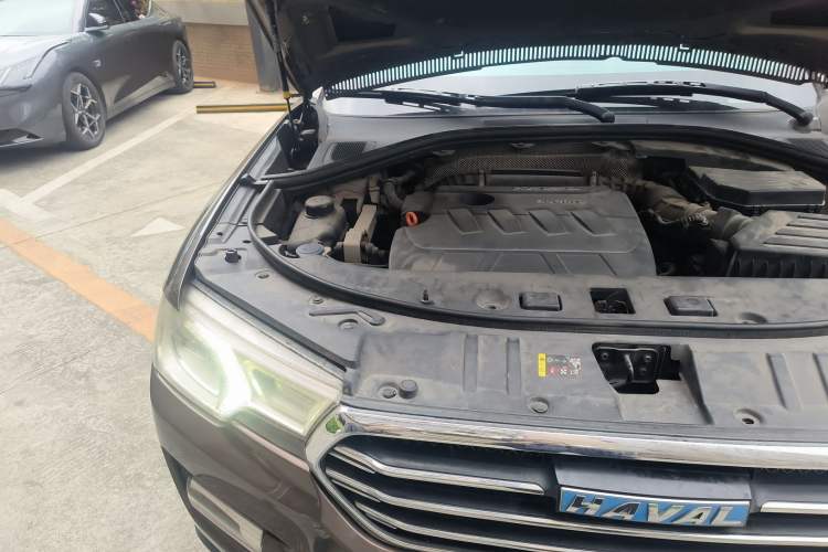 Used Haval H7 2016 Blue-Label H7 2.0T Automatic Elite Model Engine Bay Right