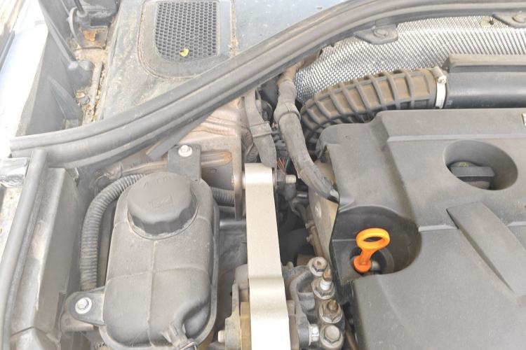 Used Haval H7 2016 Blue-Label H7 2.0T Automatic Luxury Model Engine Bay Right