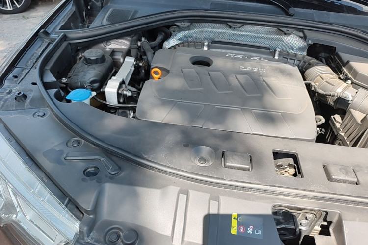 Used Haval H7 2016 Blue-Label H7 2.0T Automatic Luxury Model Engine Bay Right