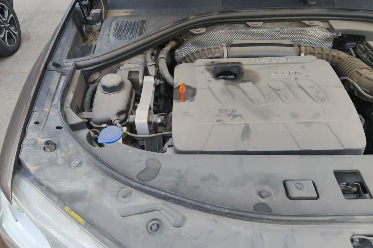 Used Haval H7 2016 Blue-Label H7 2.0T Automatic Luxury Model Engine Bay Right