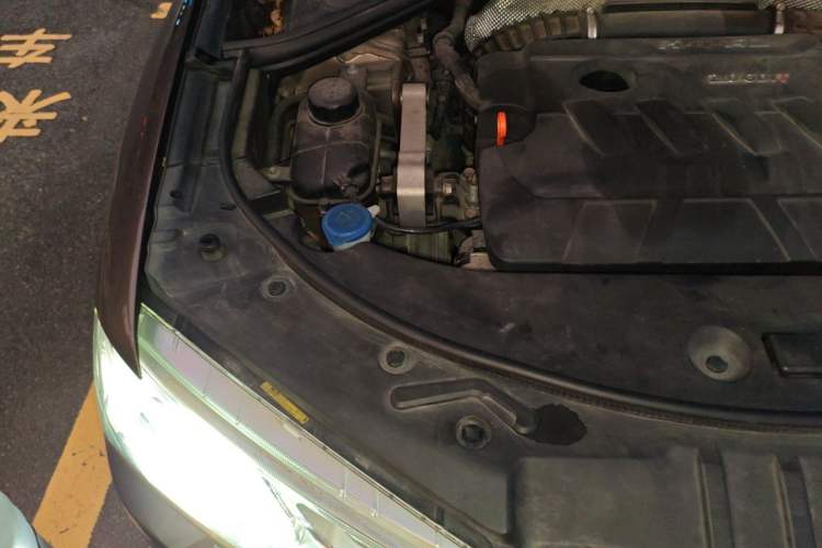Used Haval H7 2016 Blue-Label H7 2.0T Automatic Luxury Model Engine Bay Right