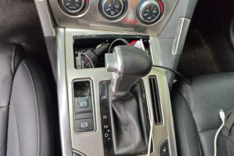Used Haval H7 2016 Blue-Label H7 2.0T Automatic Luxury Model Gear Lever