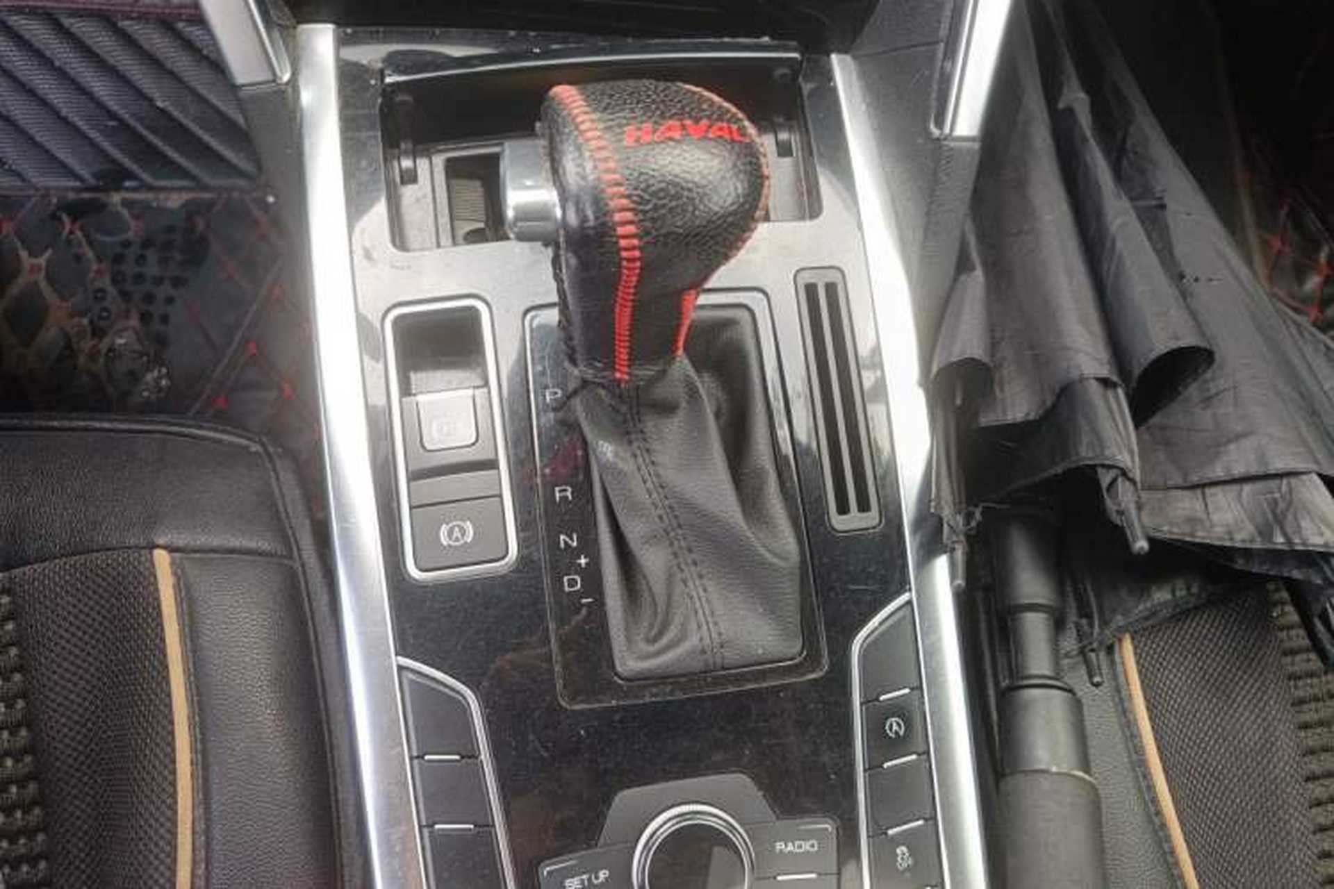 Used Haval H7 2016 Blue-Label H7 2.0T Automatic Elite Model Gear Lever