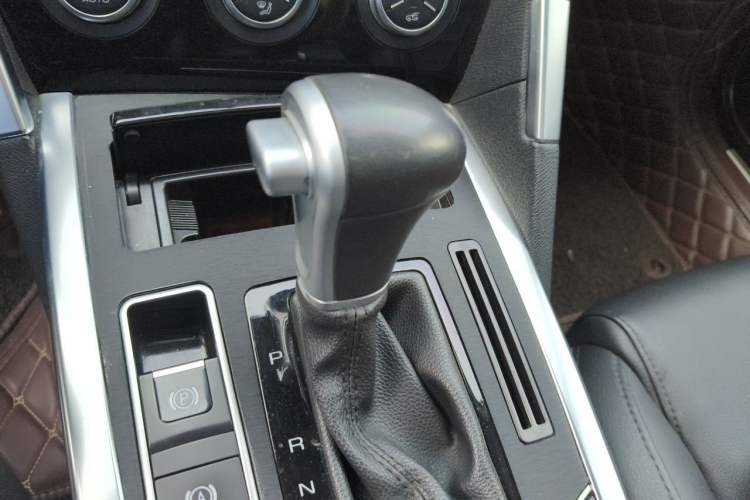 Used Haval H7 2016 Blue-Label H7 2.0T Automatic Luxury Model Gear Lever