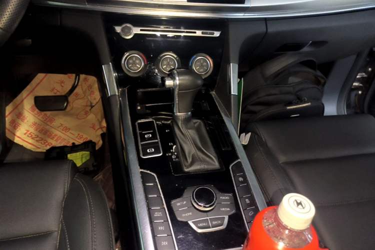 Used Haval H7 2016 Blue-Label H7 2.0T Automatic Elite Model Gear Lever
