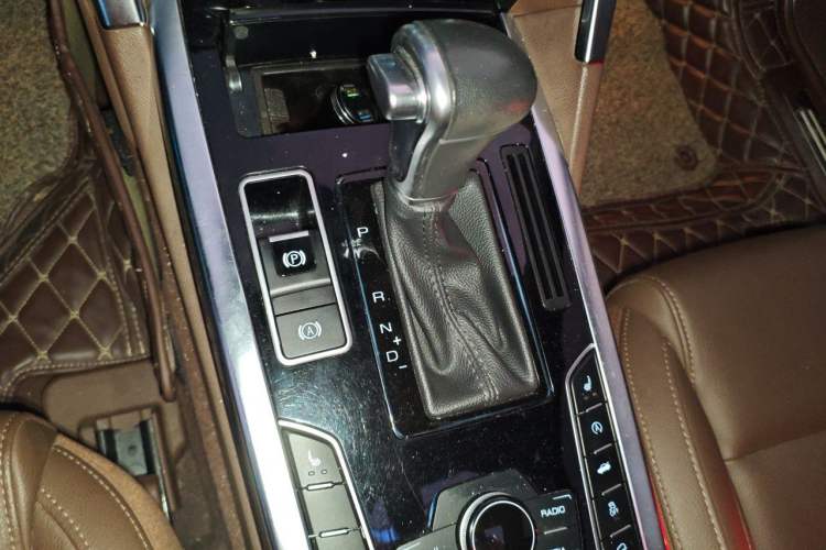 Used Haval H7 2016 Blue-Label H7 2.0T Automatic Luxury Model Gear Lever