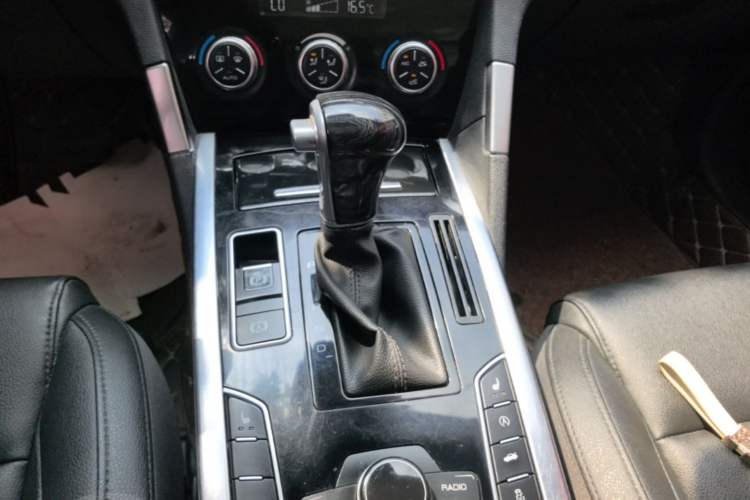 Used Haval H7 2016 Blue-Label H7 2.0T Automatic Luxury Model Gear Lever