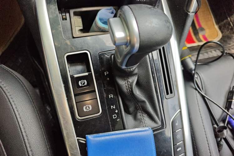 Used Haval H7 2016 Blue-Label H7 2.0T Automatic Luxury Model Gear Lever