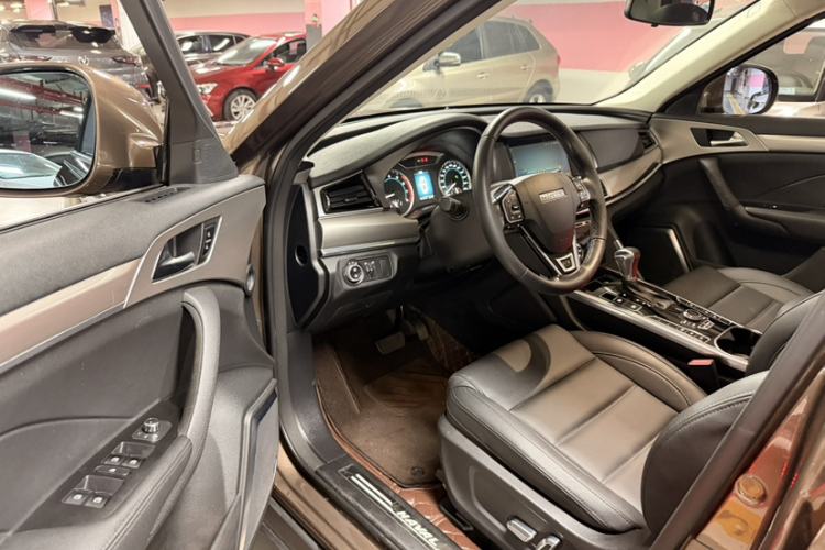 Used Haval H7 2016 Blue-Label H7 2.0T Automatic Elite Model Interior 2