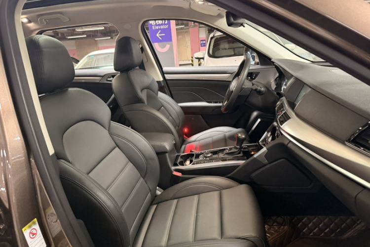 Used Haval H7 2016 Blue-Label H7 2.0T Automatic Elite Model Interior 3
