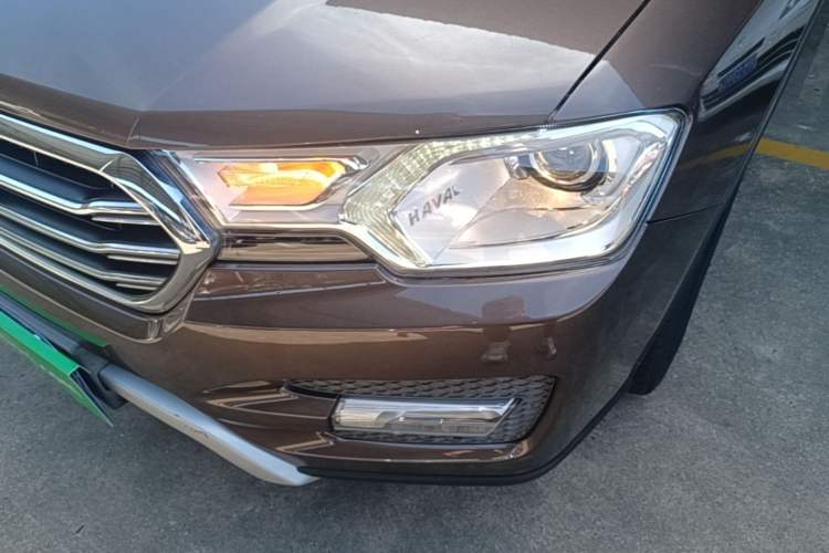 Used Haval H7 2016 Blue-Label H7 2.0T Automatic Elite Model Left Front Headlight