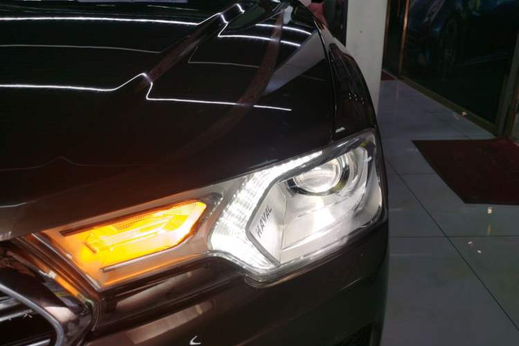 Used Haval H7 2016 Blue-Label H7 2.0T Automatic Luxury Model Left Front Headlight