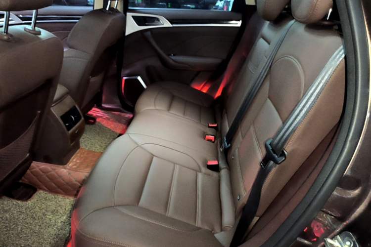 Used Haval H7 2016 Blue-Label H7 2.0T Automatic Luxury Model Left Rear Seat