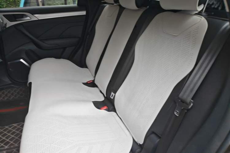 Used Haval H7 2016 Blue-Label H7 2.0T Automatic Elite Model Left Rear Seat