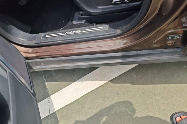 Used Haval H7 2016 Blue-Label H7 2.0T Automatic Luxury Model Left Side Sill