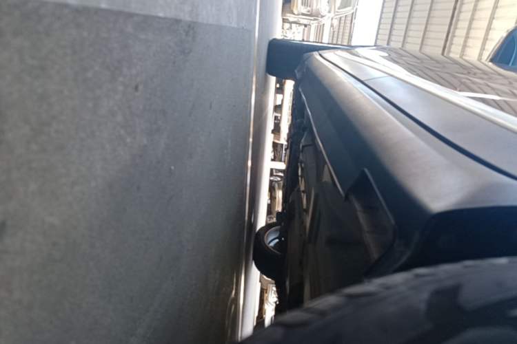 Used Haval H7 2016 Blue-Label H7 2.0T Automatic Elite Model Left Side Sill