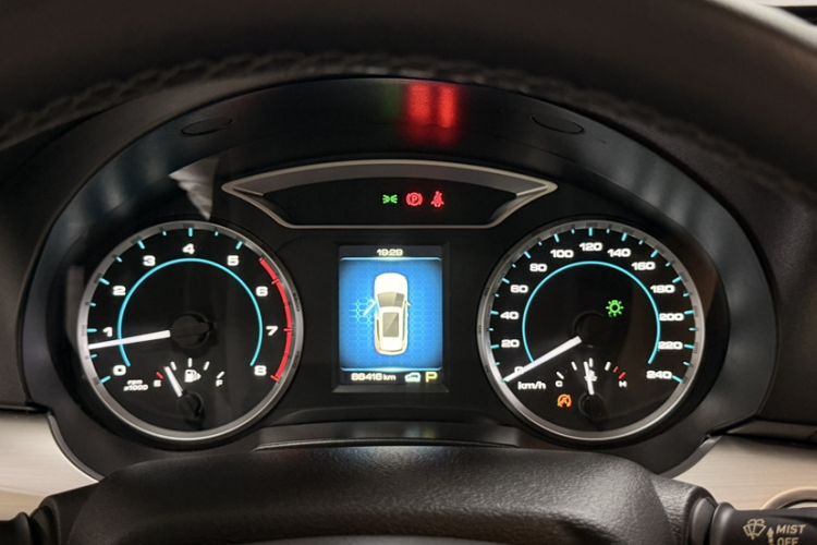 Used Haval H7 2016 Blue-Label H7 2.0T Automatic Elite Model Odometer Close Up