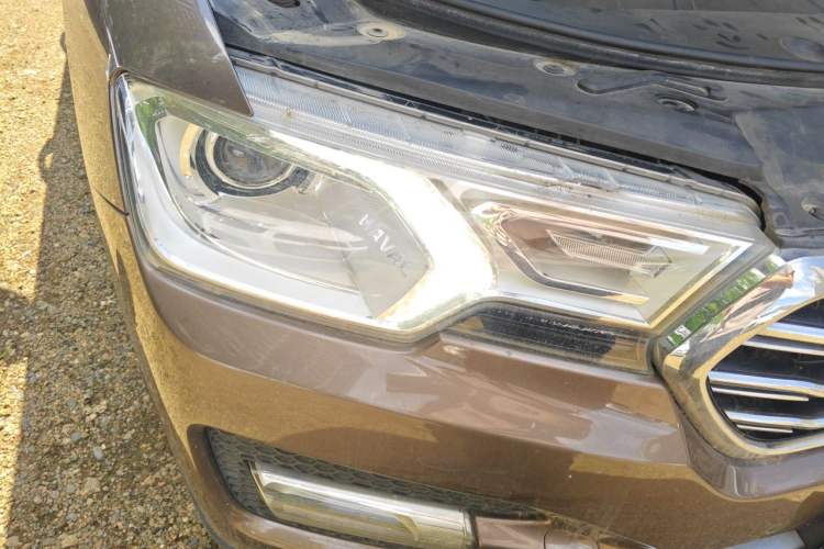 Used Haval H7 2016 Blue-Label H7 2.0T Automatic Luxury Model Right Front Headlight