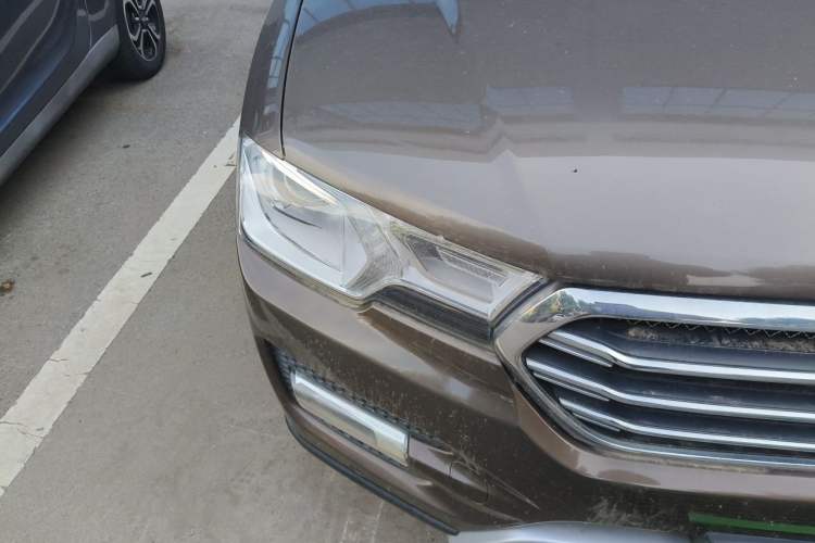 Used Haval H7 2016 Blue-Label H7 2.0T Automatic Luxury Model Right Front Headlight
