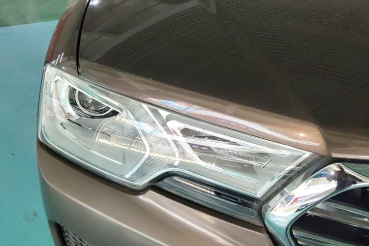 Used Haval H7 2016 Blue-Label H7 2.0T Automatic Elite Model Right Front Headlight