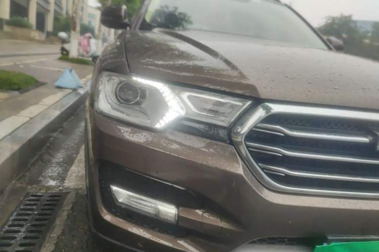 Used Haval H7 2016 Blue-Label H7 2.0T Automatic Luxury Model Right Front Headlight
