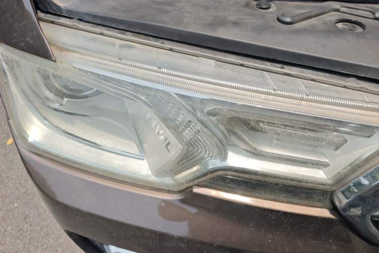 Used Haval H7 2016 Blue-Label H7 2.0T Automatic Luxury Model Right Front Headlight
