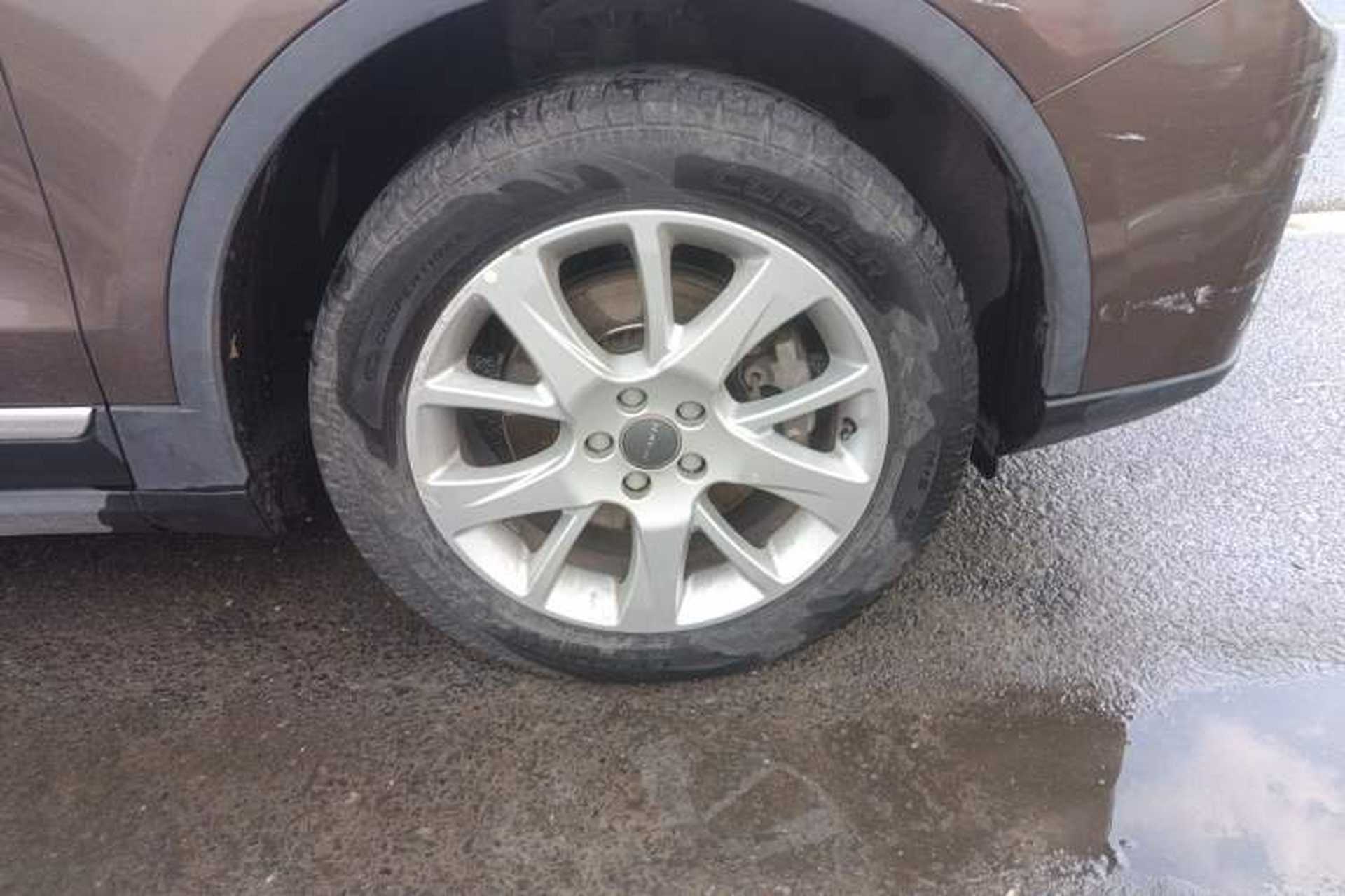 Used Haval H7 2016 Blue-Label H7 2.0T Automatic Elite Model Right Front Wheel Hub
