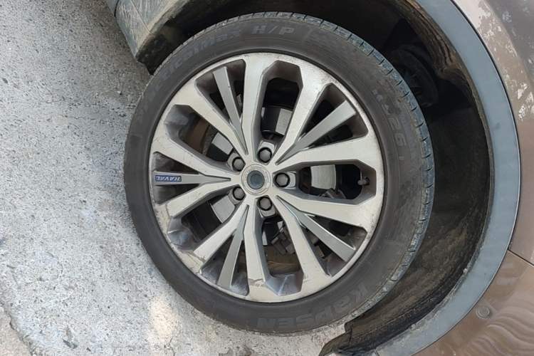 Used Haval H7 2016 Blue-Label H7 2.0T Automatic Luxury Model Right Front Wheel Hub