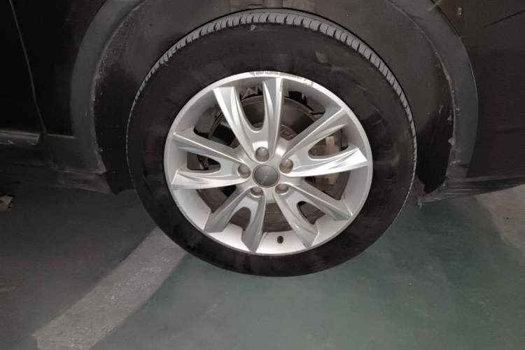 Used Haval H7 2016 Blue-Label H7 2.0T Automatic Luxury Model Right Front Wheel Hub