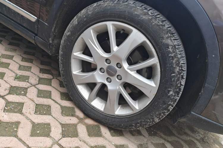 Used Haval H7 2016 Blue-Label H7 2.0T Automatic Elite Model Right Front Wheel Hub