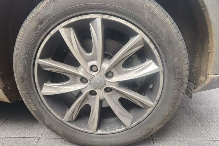 Used Haval H7 2016 Blue-Label H7 2.0T Automatic Elite Model Right Front Wheel Hub