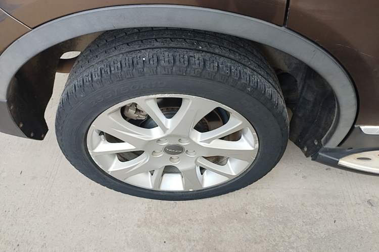 Used Haval H7 2016 Blue-Label H7 2.0T Automatic Elite Model Right Rear Wheel Hub