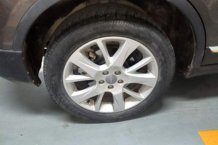 Used Haval H7 2016 Blue-Label H7 2.0T Automatic Elite Model Right Rear Wheel Hub