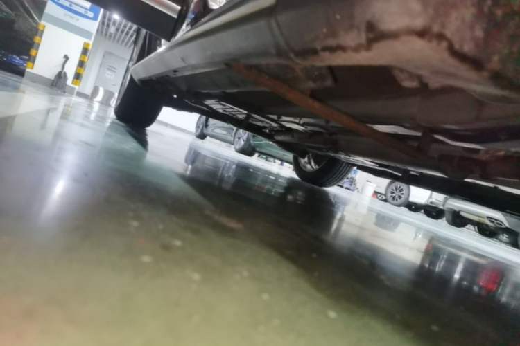 Used Haval H7 2016 Blue-Label H7 2.0T Automatic Elite Model Right Side Sill