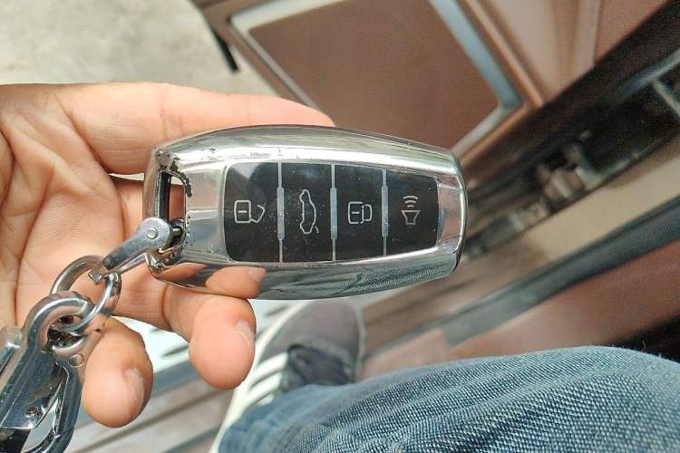 Used Haval H7 2016 Blue-Label H7 2.0T Automatic Luxury Model Vehicle Key