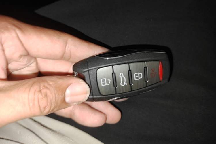 Used Haval H7 2016 Blue-Label H7 2.0T Automatic Luxury Model Vehicle Key