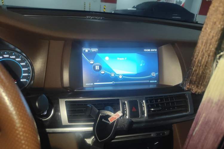 Used Haval H7 2016 Blue-Label H7 2.0T Automatic Luxury Model Audio And AC Panel